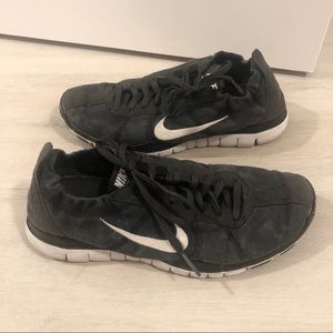 Nike 7.5 Black Sneakers
